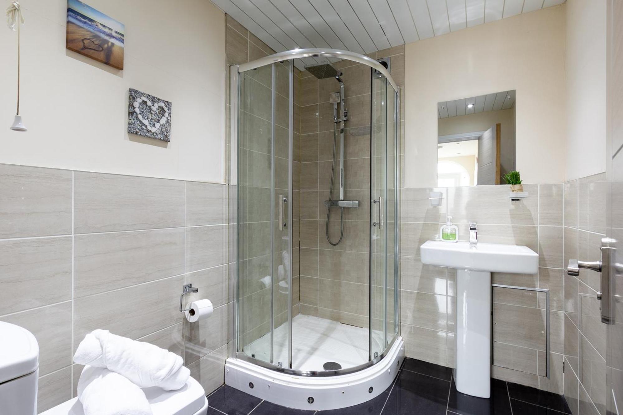 コヴェントリーBathway House - Free Secured Parking And Wifiアパートメント エクステリア 写真