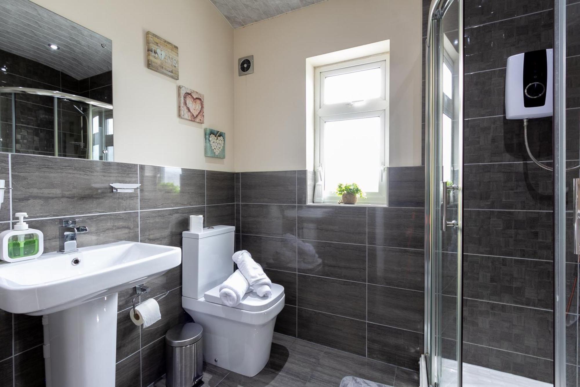 コヴェントリーBathway House - Free Secured Parking And Wifiアパートメント エクステリア 写真