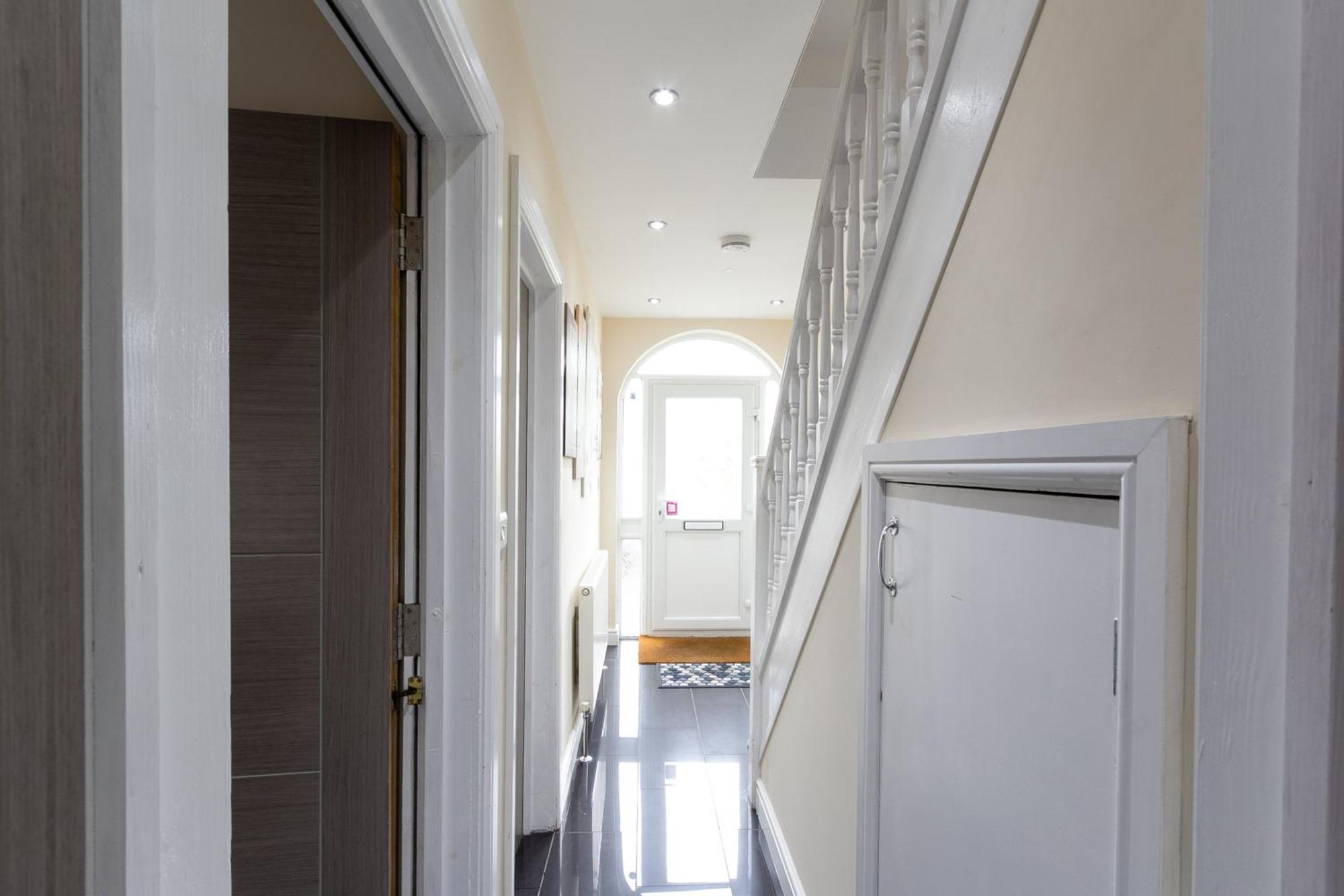 コヴェントリーBathway House - Free Secured Parking And Wifiアパートメント エクステリア 写真